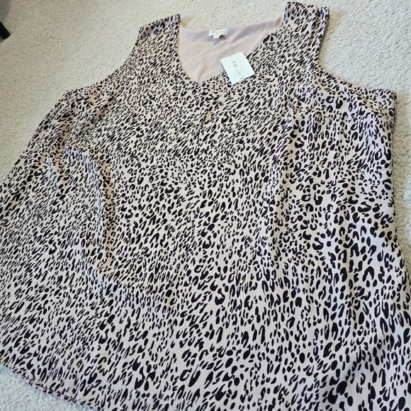 Laura Tops - NWT Laura Sleeveless Leopard Print Top – Size 22 / 3X